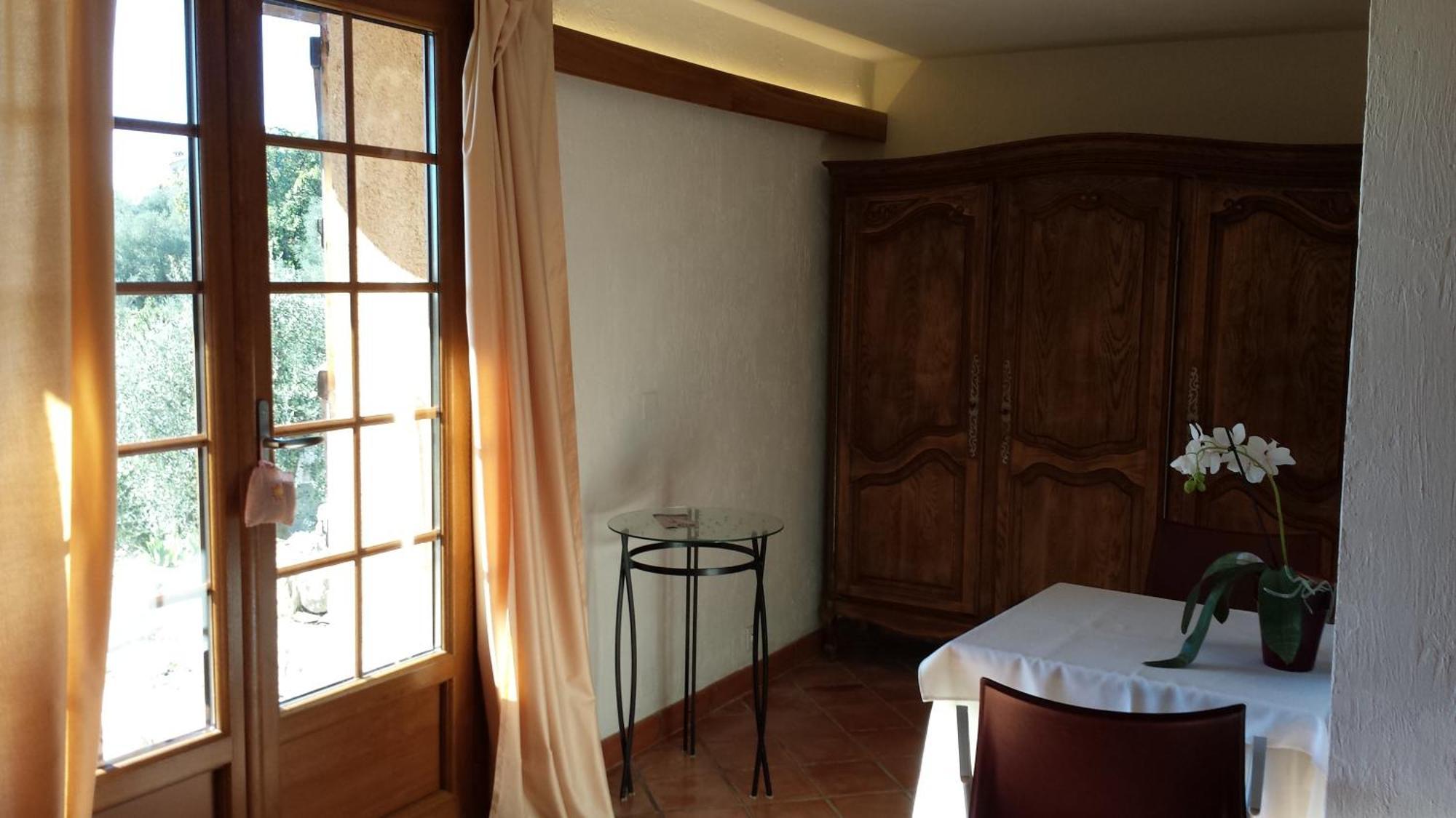 La Bergerie St Antoine Bed & Breakfast Spéracèdes Oda fotoğraf